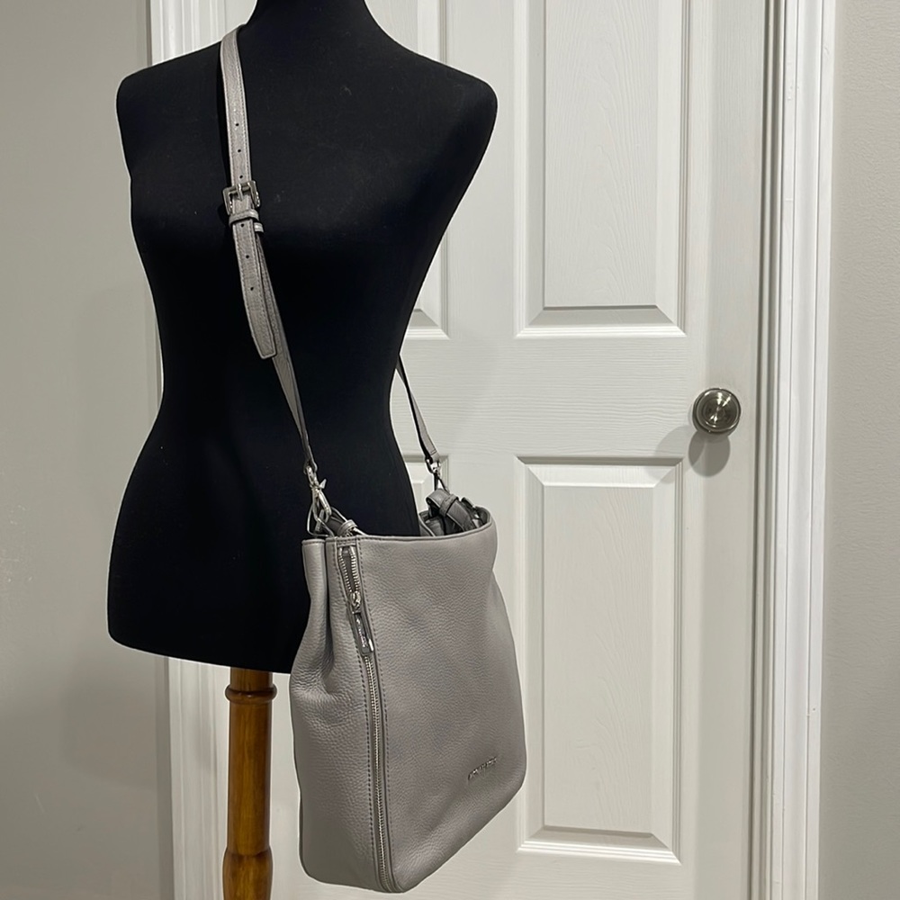 Michael Kors Essex Shoulder Bag NWT‼️